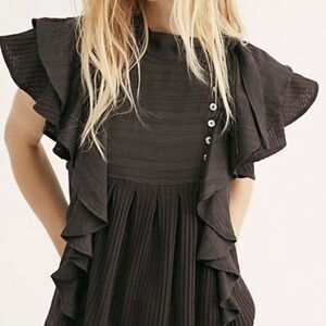 Free people  Ruffled shirt with Button Detail size XS